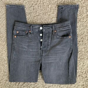 Levi’s wedgie skinny size 28 button-fly high rise black denim jeans